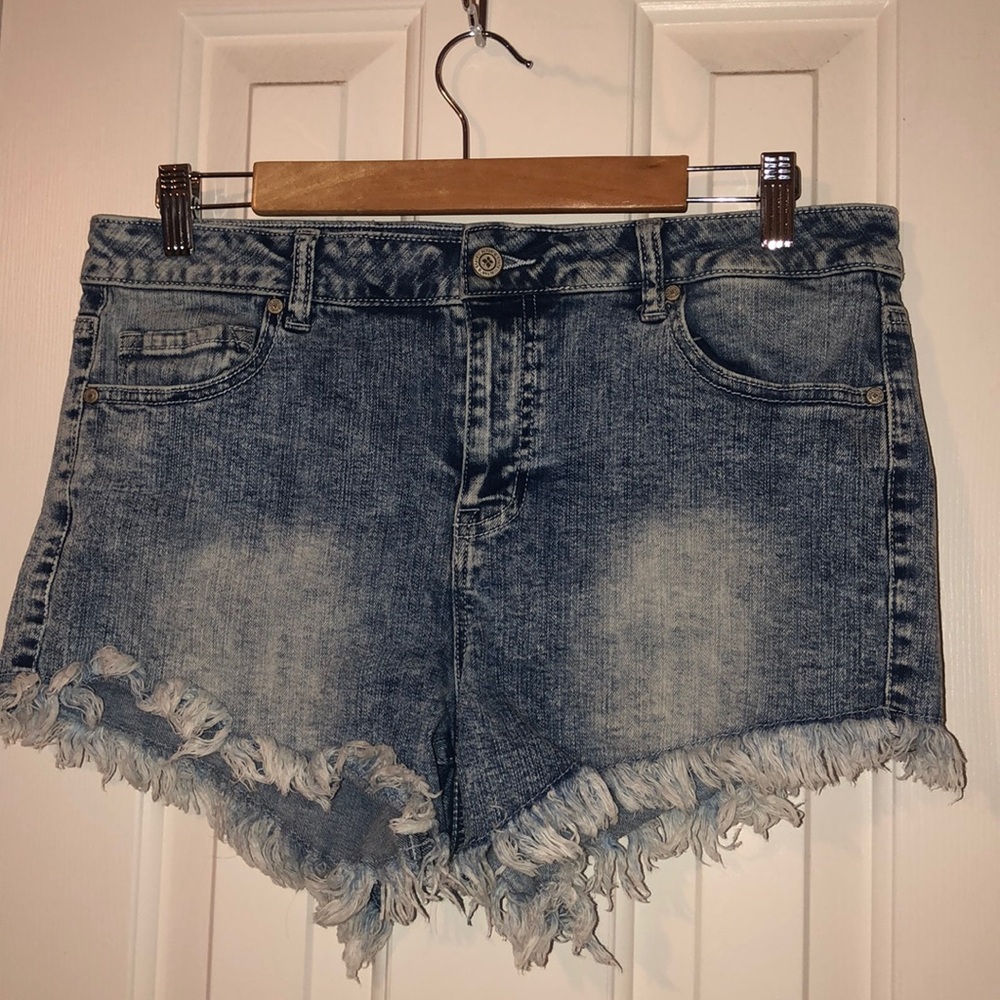 Fringe Mid-Rise Shorts